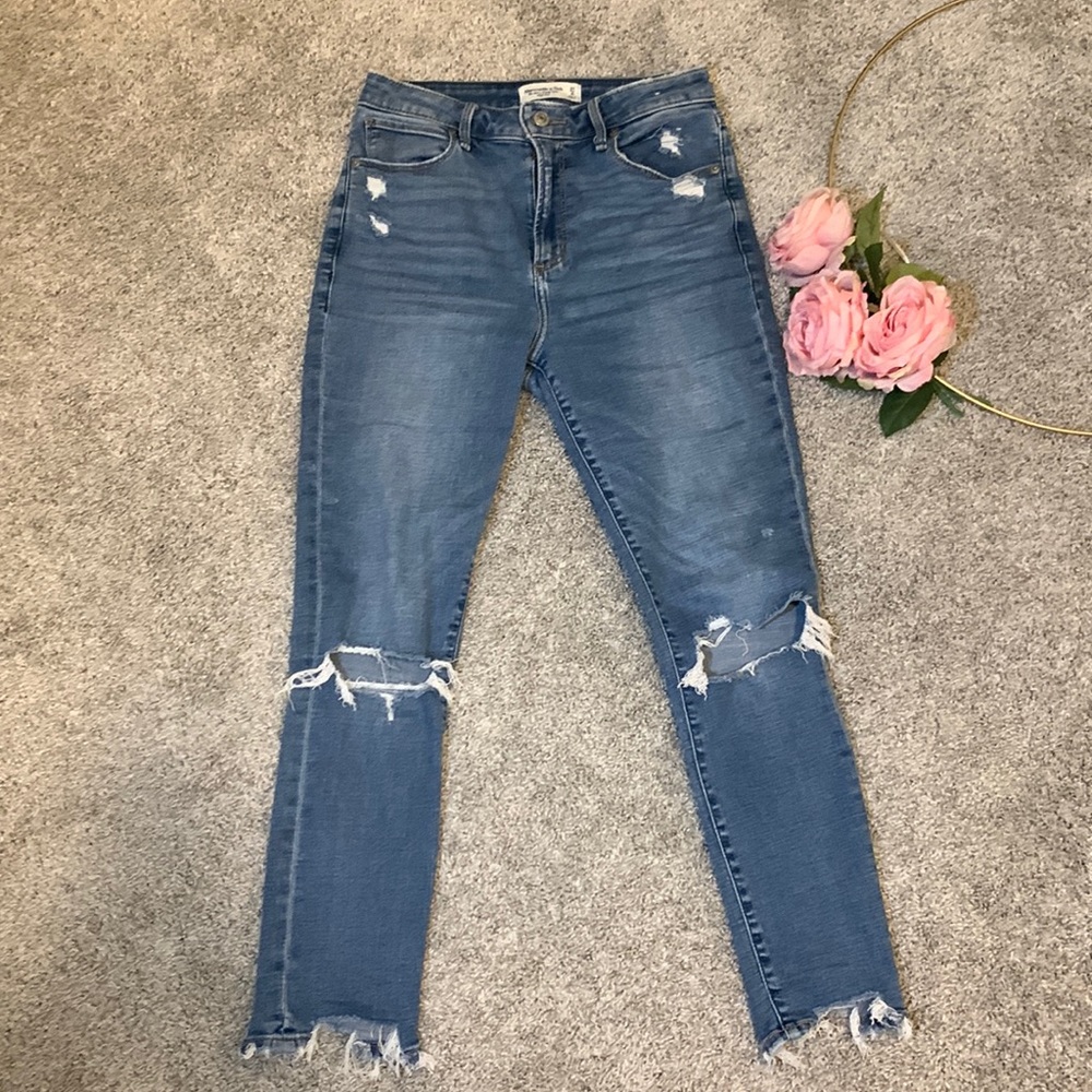 A&F Curve Love High Rise Jeans💗🤍